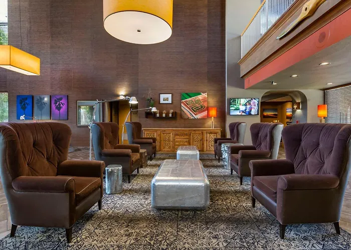 Best Western Plus Scottsdale Thunderbird Suites