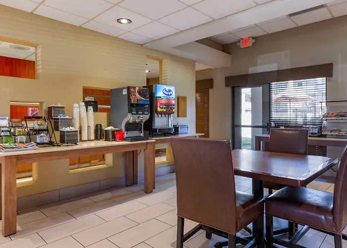 Best Western Plus Scottsdale Thunderbird Suites